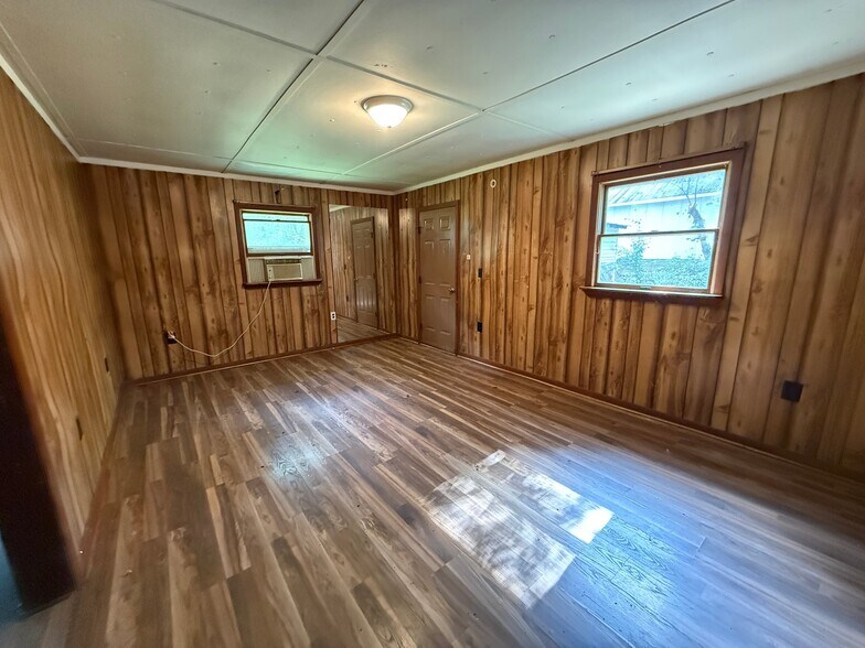 Building Photo - 442 Gardners Ln