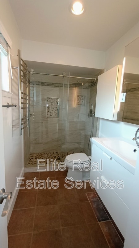 Building Photo - 255 Camino Del Cerro Grande