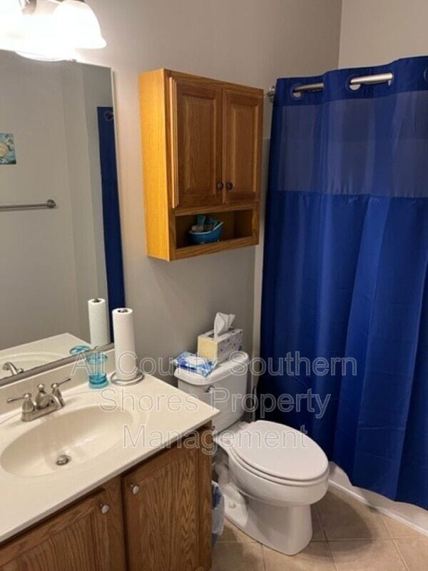 Building Photo - 264 Viareggio Road