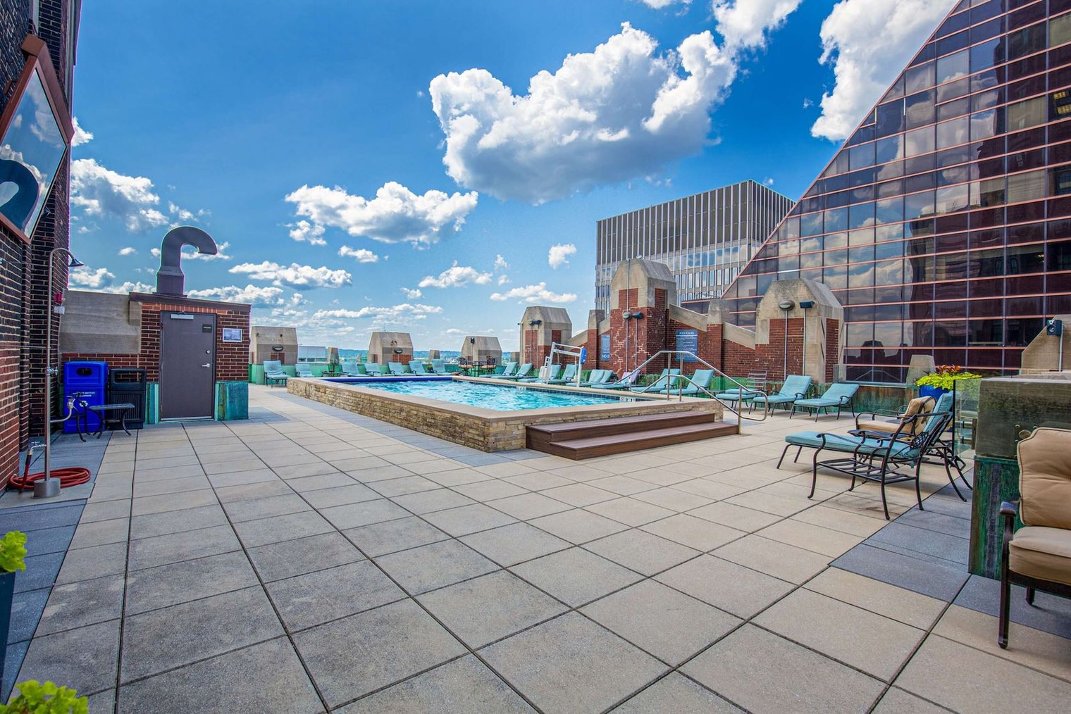 Building Photo - 10 Light St