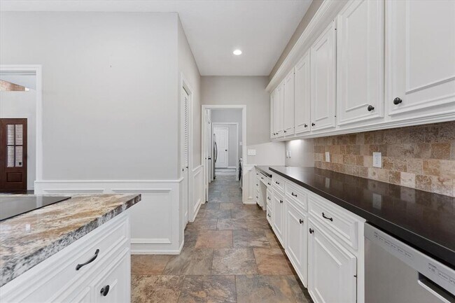 Building Photo - 41 Sweetleaf Ct
