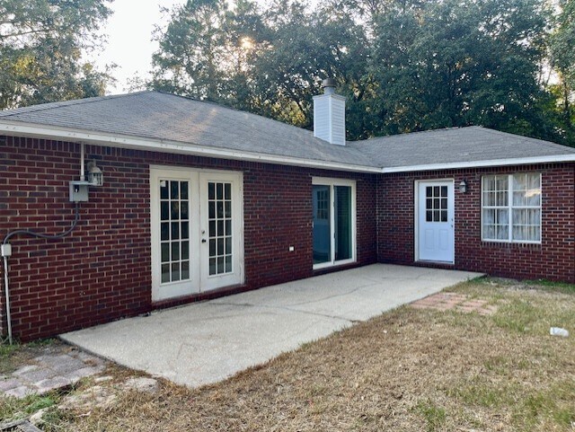 Building Photo - 3102 Lynn Dr