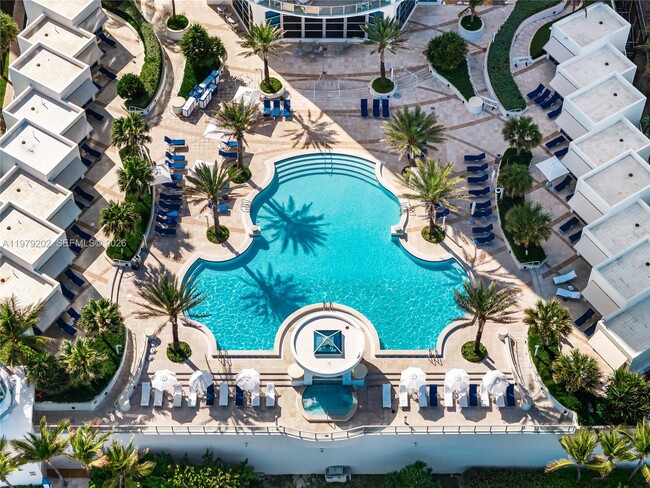 Building Photo - 3101 S Ocean Dr