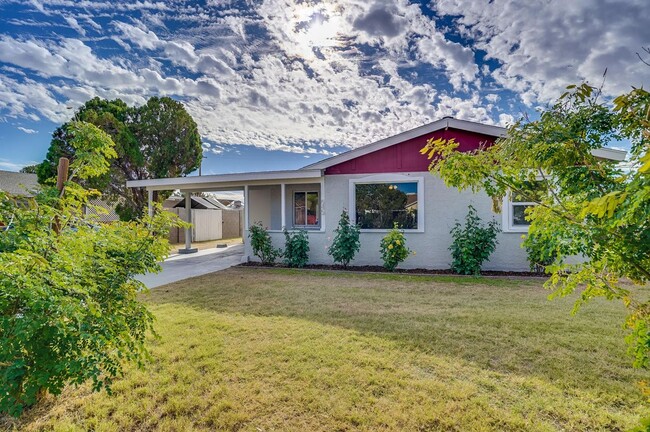 Building Photo - Charming 3 bedroom home in  prime Mesa loc...