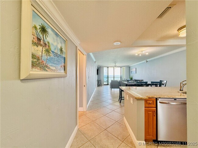Building Photo - 10680 S Ocean Dr