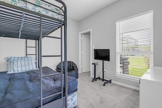 Building Photo - 13005 Centaurus Ct