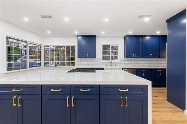Building Photo - 16800 Bollinger Dr