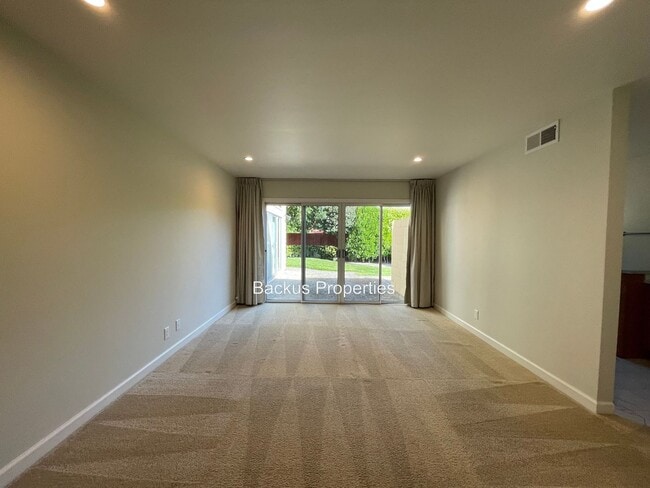 Building Photo - Recently remodeled three bedroom home in T...