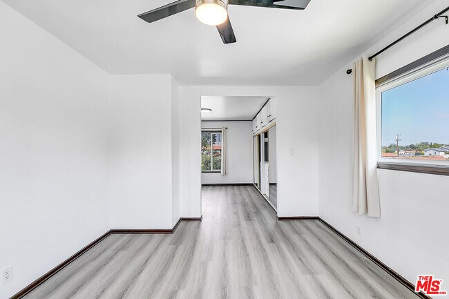 Building Photo - 2201 Manning Ave