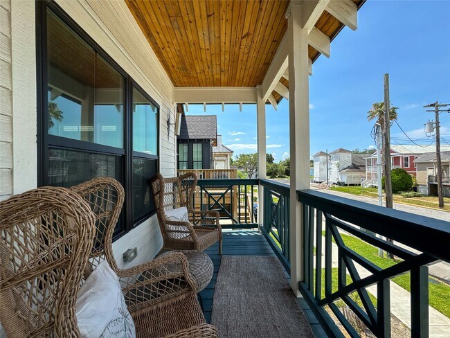 Building Photo - 1208 32nd St