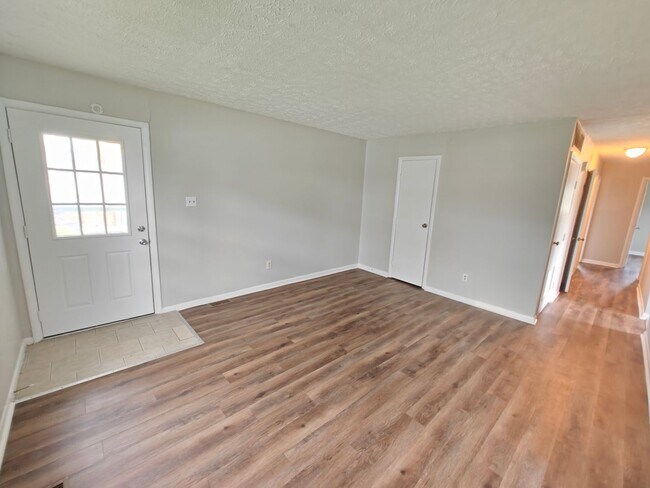 Building Photo - 1442 Coachlite Dr