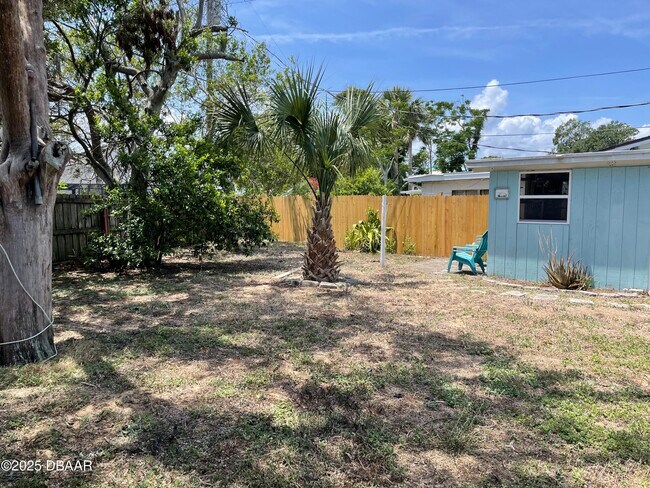 Building Photo - 66 River Dr