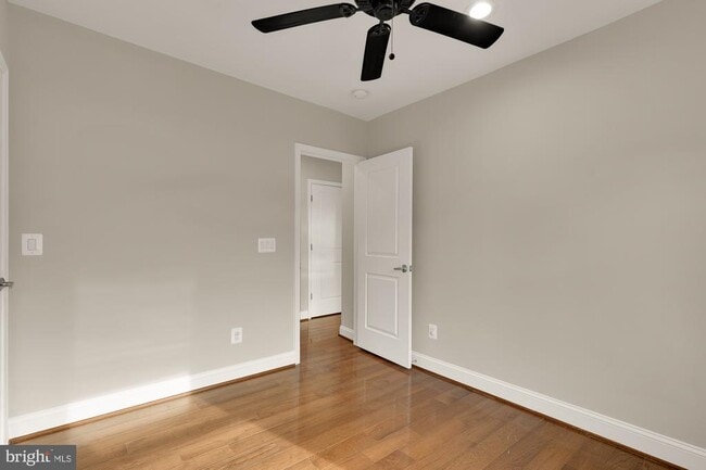 Building Photo - 2228 Kearny St NE