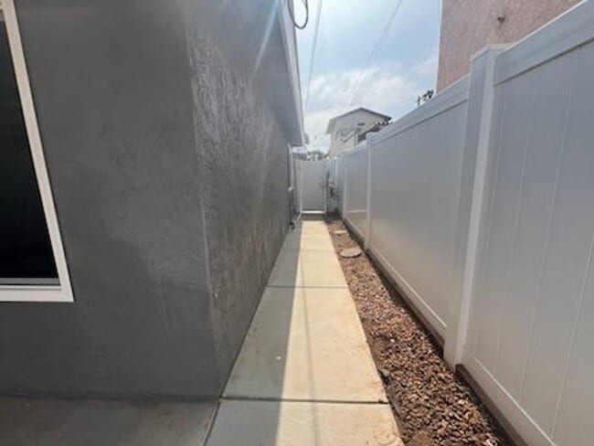 Building Photo - Imperial Beach - Newly Renovated Bungalow