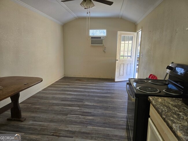 Building Photo - 105 WZ