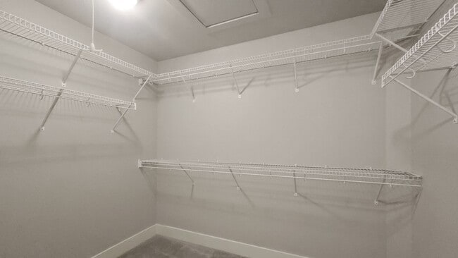 Building Photo - Stylish 4 Bedroom Layout with Office and Bonus Room