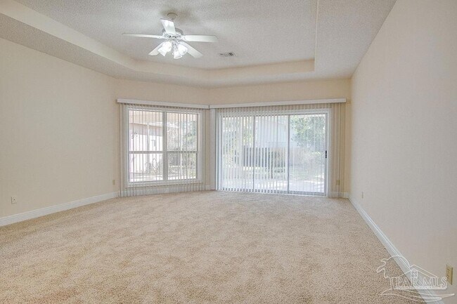 Building Photo - 3461 Oakmont Dr