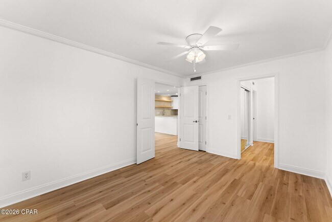 Building Photo - 4726 Bay Point Rd