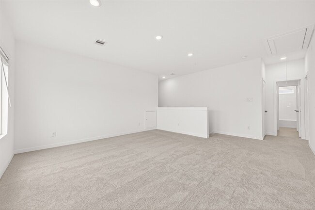 Building Photo - 31838 Blossom Ln