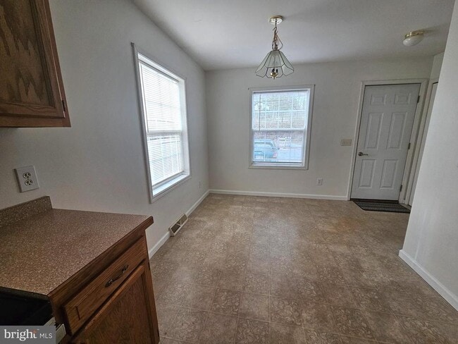 Building Photo - 1806 PA-212