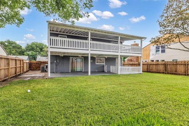 Building Photo - 15830 Pipers View Dr