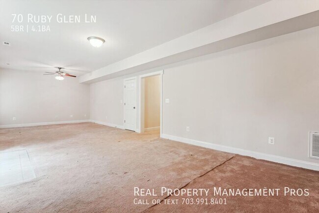 Building Photo - 70 Ruby Glen Ln