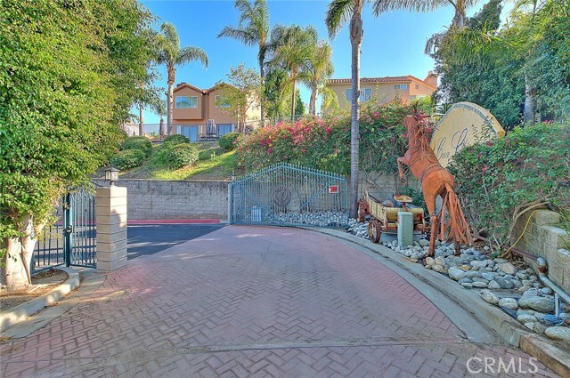 Building Photo - 145 S Vista Grande