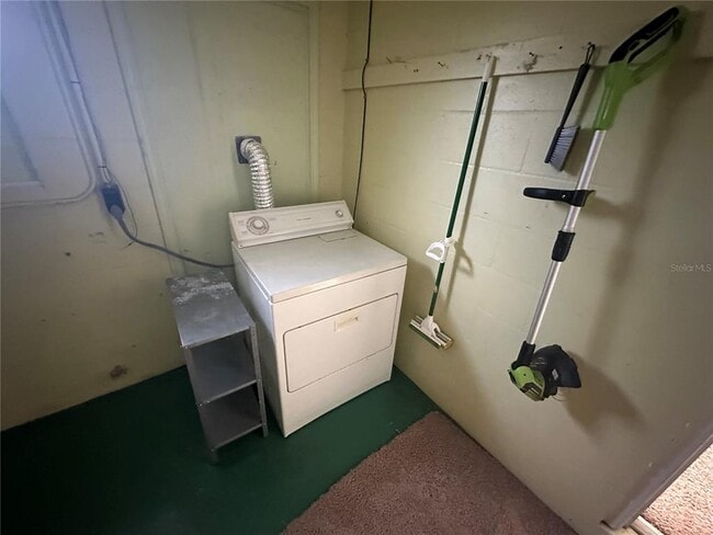 Building Photo - 918 Gloriosa Ave