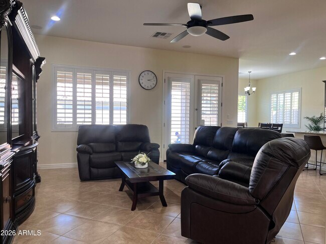 Building Photo - 2208 E Indian Wells Dr