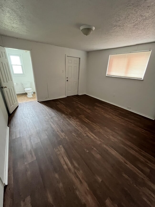 Building Photo - 1513 Ridge Ave