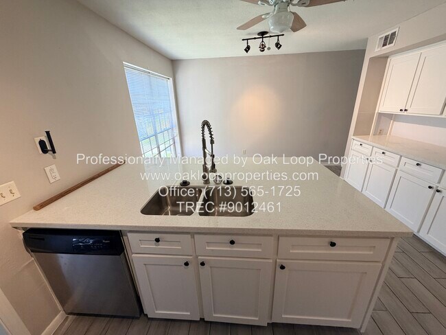 Building Photo - 1607 Chestnut Ridge Rd