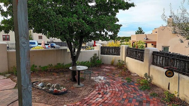 Building Photo - For Rent: "Casita de Colina" – Peaceful Li...