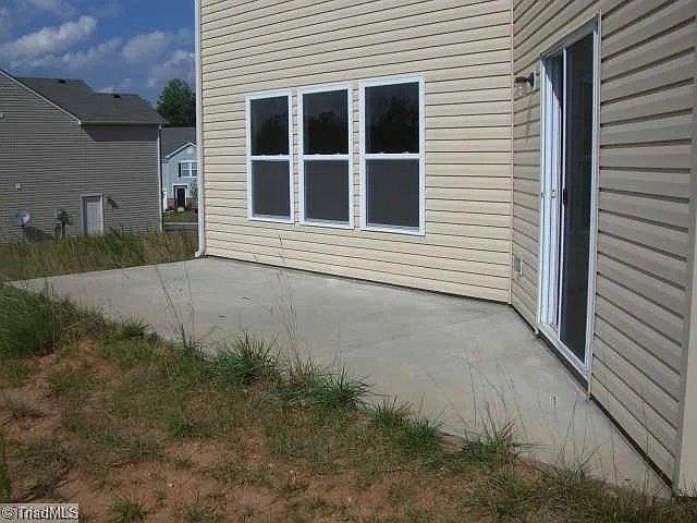 Building Photo - 359 Kendall Dr