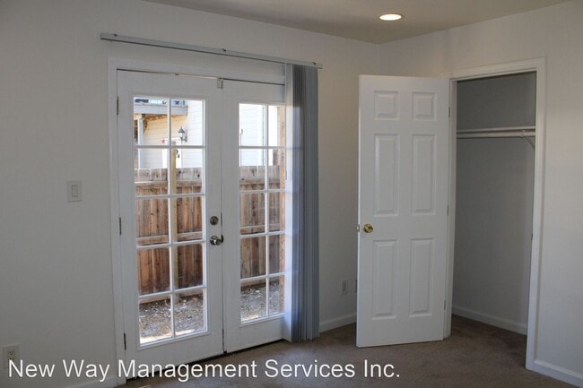 Building Photo - 5 br, 3 bath House - 209 Rossi Avenue, Unit A