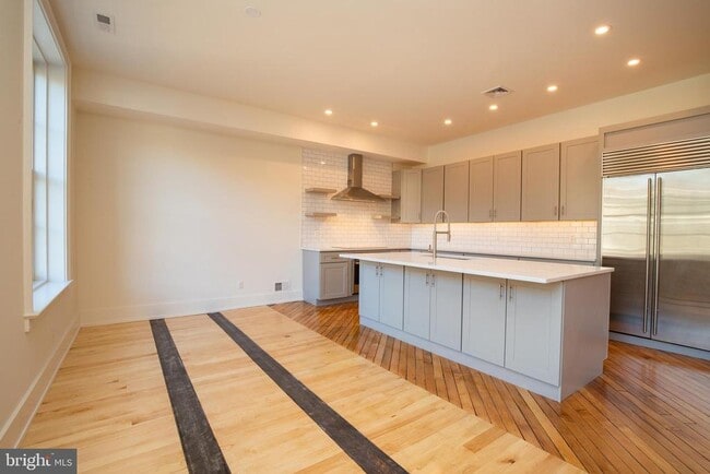 Building Photo - 71 S Main St