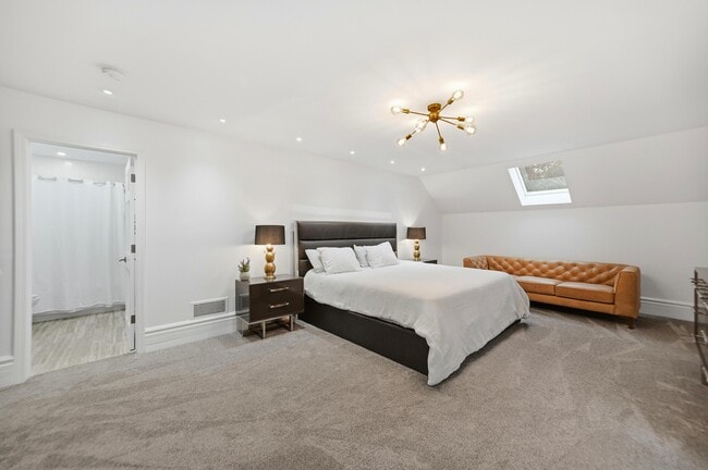 Building Photo - 8661 Craigston Ct