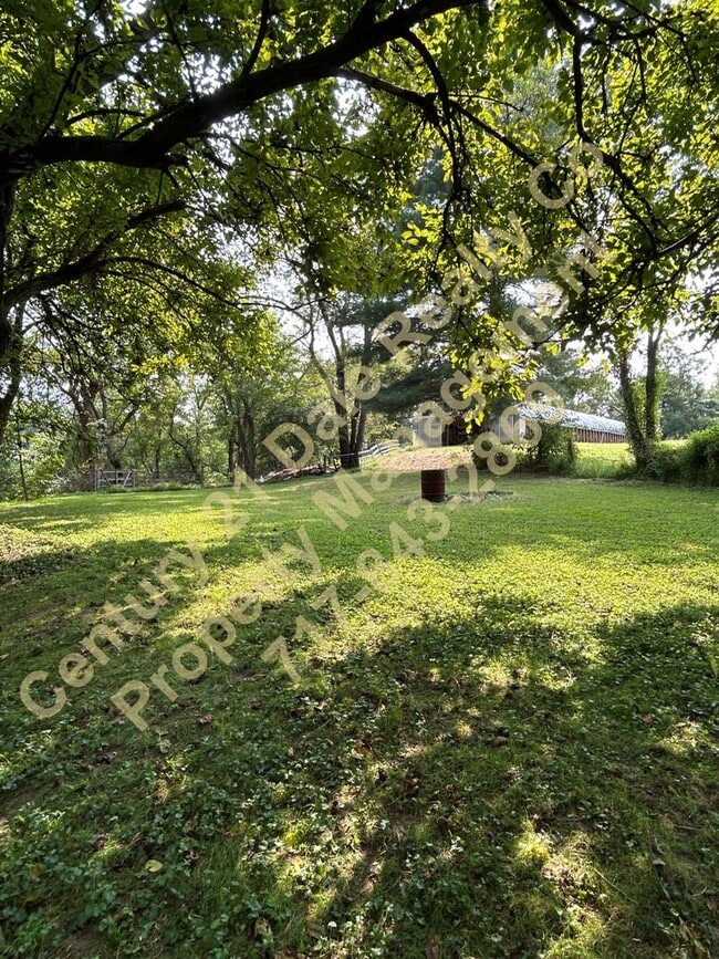 Building Photo - 2 Bedroom home in South Eastern School District with a Large Yard