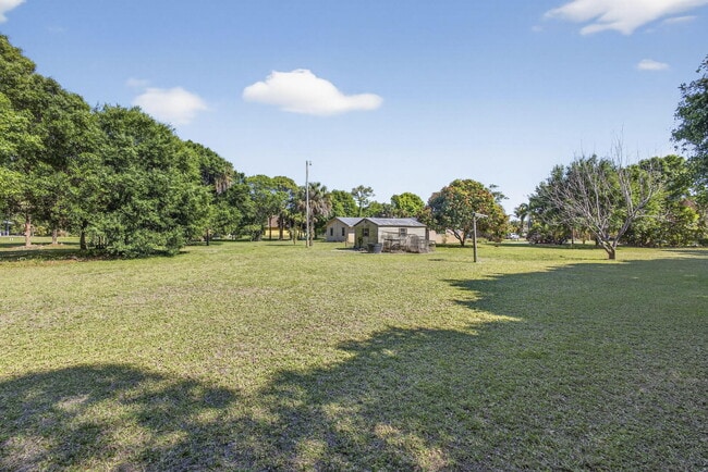 Building Photo - 7107 181st Ct N