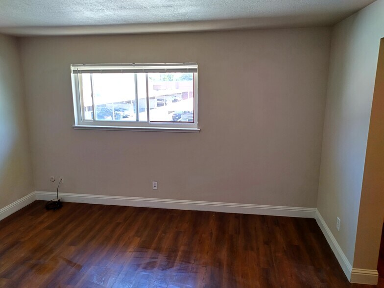 Building Photo - 4207 Brookfield Dr