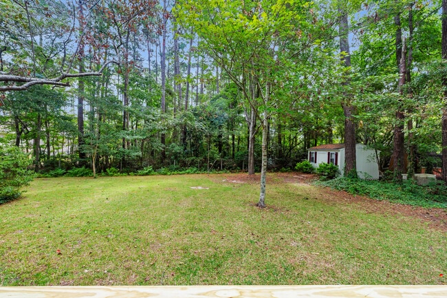 Building Photo - 2317 Country Club Rd
