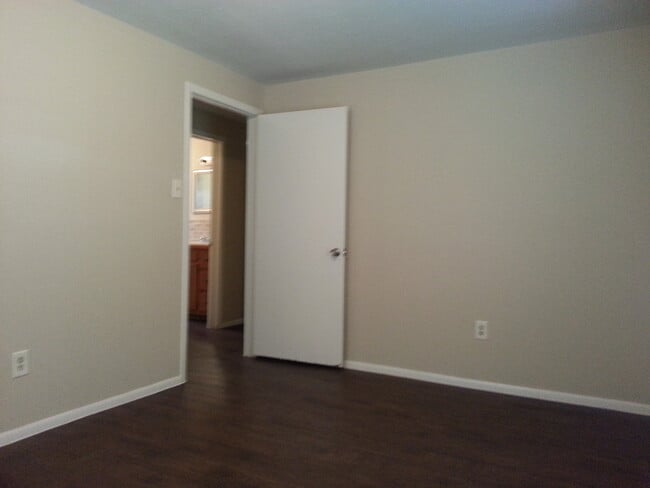 Building Photo - 2110 N Galveston Ave
