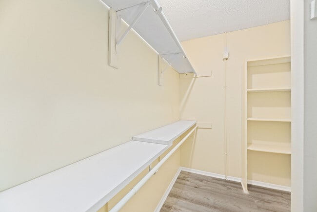 Building Photo - 225 S Tropical Trl