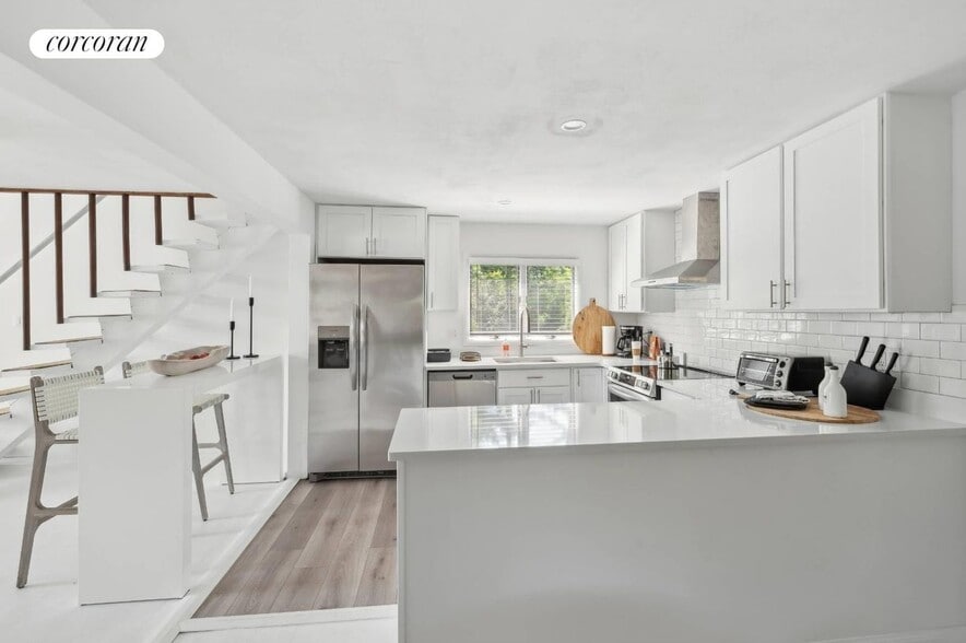 Building Photo - 201 Cove Hollow Rd