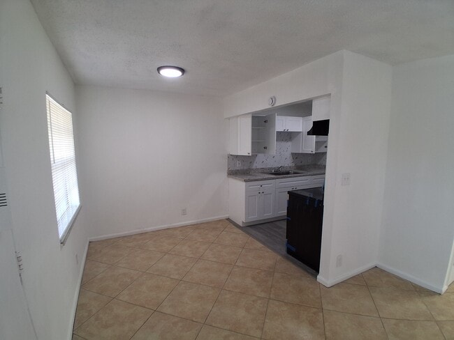 Building Photo - 1333 S Dixie Hwy