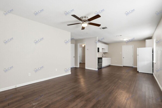 Building Photo - 217 Joyce St