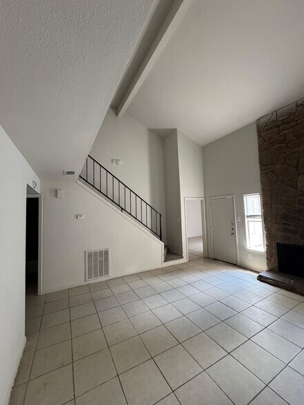 Building Photo - 12282 Wild Pine Dr