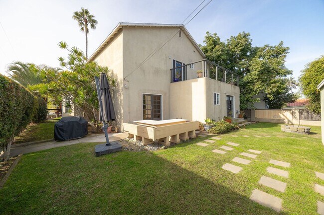Building Photo - Rarely available 3 bedroom single family home in Sunset Cliffs!