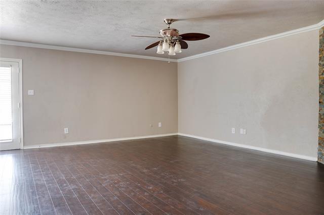 Building Photo - 728 Wandering Way Dr