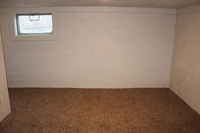 Building Photo - 1518 Siskiyou St