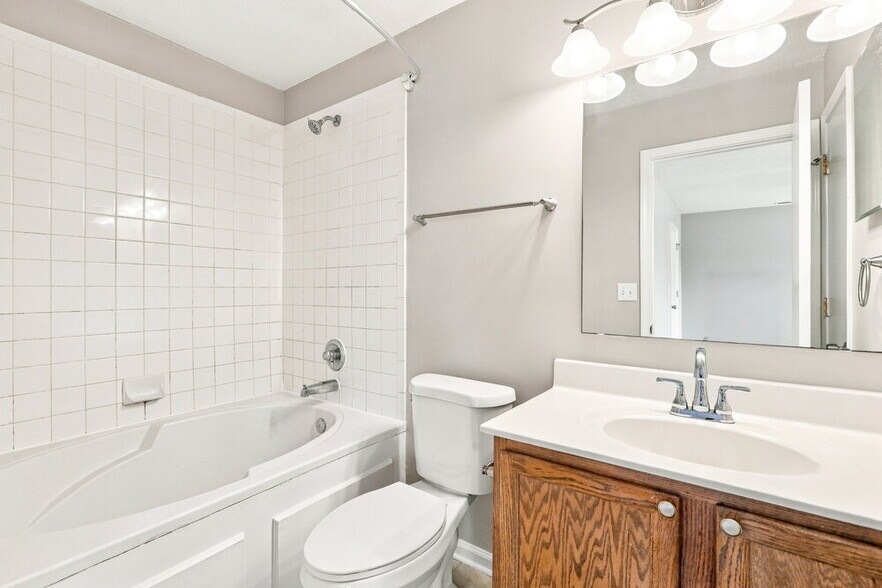Building Photo - 1295 Spring Lake Dr